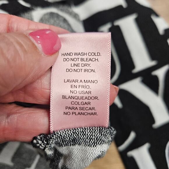 Juicy Couture Black White Letter Print Long Sleeve Top Knit Large Spellout - Picture 11 of 15